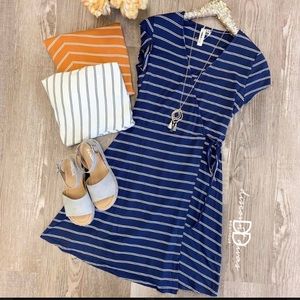 Short Sleeve Stripped Dress (Medium White)
